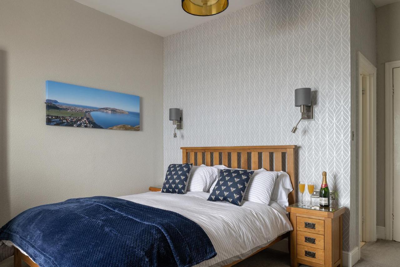 Hotel The Kendrick Exclusively For Adults Llandudno Esterno foto