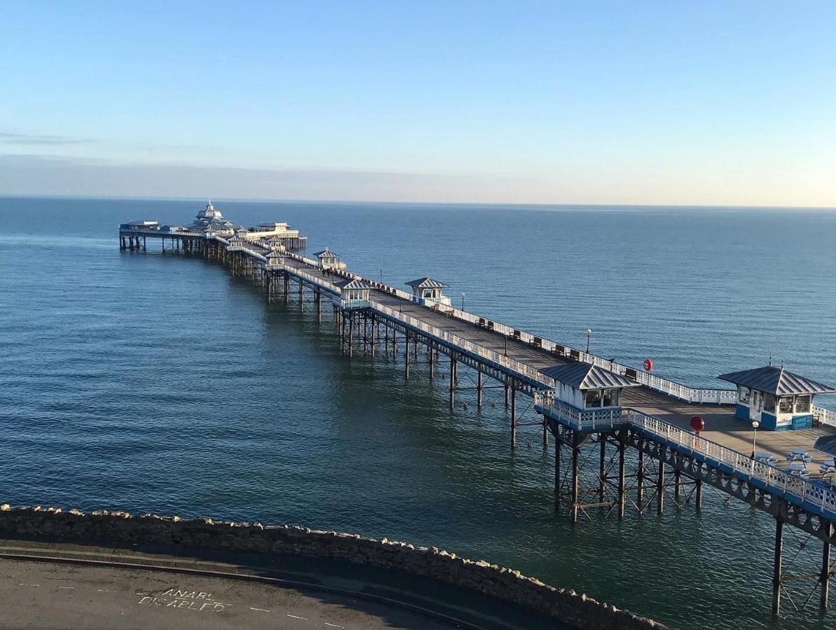 Hotel The Kendrick Exclusively For Adults Llandudno Esterno foto